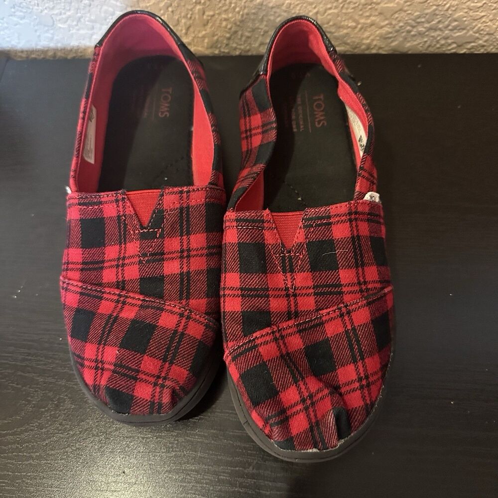 Toms Red Buffalo Plaid‎ Slip On Shoes Little Girl Size 3.5
